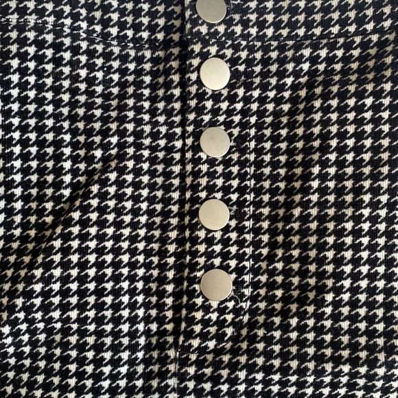 Skirt “preppy” style ❤️ super cute with black socks ✨ - Picture 3 of 3